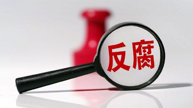 又疼又叫打扑克